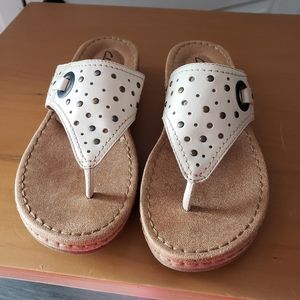 Clarks Women's Sandals - Cream and Tan